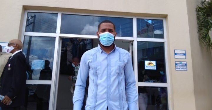 Vídeo | Hombre dice teme por su vida tras amenaza de un regidor del PRM en Bayaguana