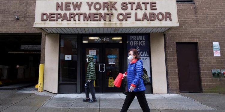 Suben a 770.000 los pedidos semanales de subsidio por desempleo en EE.UU.