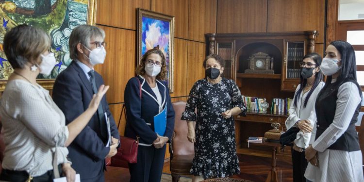 Procuradora Germán Brito coordina con UNICEF acciones de protección a la niñez