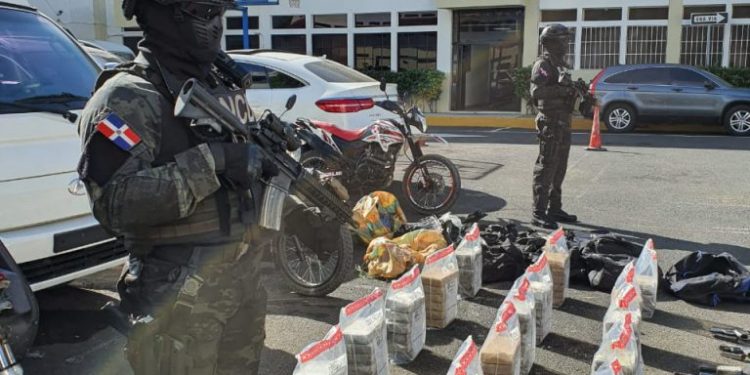 Ocupan drogas y armas de alto calibre en operativo donde se capturó a Julito Kilo