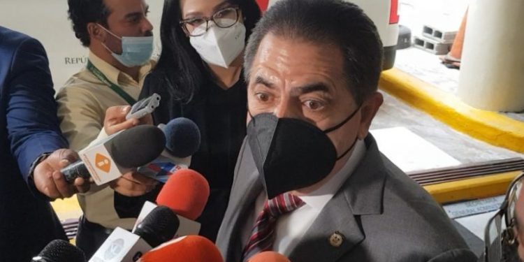 Senador de Peravia aboga por el equilibrio a la hora de emplear a perremeístas