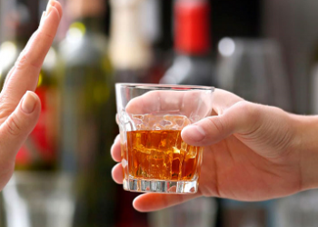 Salud Pública recomienda no consumir bebidas alcohólicas dentro de las 72 horas de ser vacunado