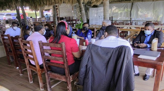 Asesores de educación en la región este analizan el retorno a docencia presencial