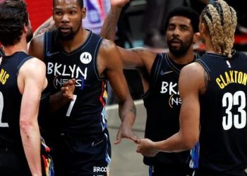 Kevin Durant lidera a los Nets ante los Hornets en la NBA