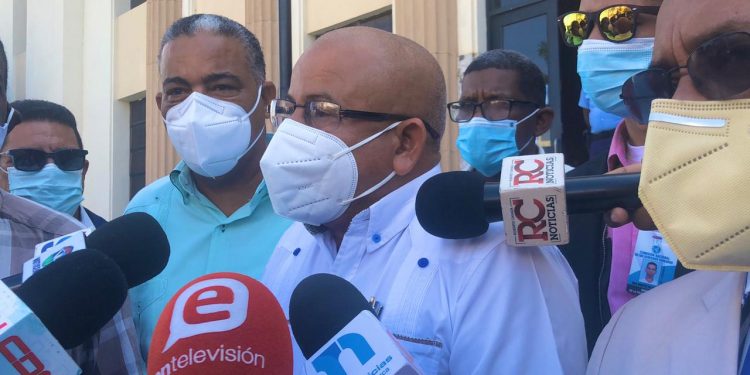 Denuncian grupos a lo interno del PRM buscan hacer daño a Leonardo Faña