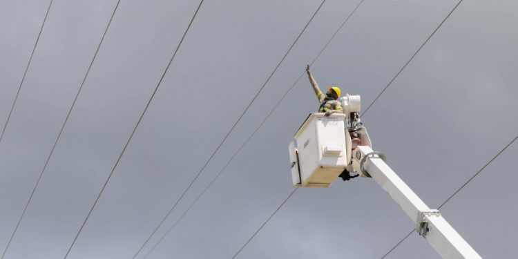 ETED realizó mantenimientos en Duarte y Santiago este Domingo