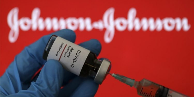 Error humano arruinó 15 millones de dosis de vacuna contra COVID-19 de Johnson & Johnson en Estados Unidos