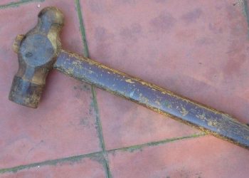 A prisión hombre acusado de golpear con un martillo a una menor en SPM