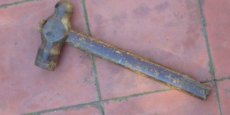 A prisión hombre acusado de golpear con un martillo a una menor en SPM