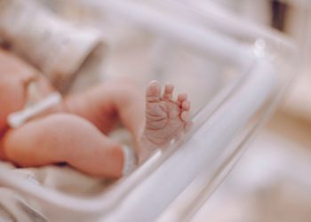 Mujer tiene parto en destacamento de Monte Plata.