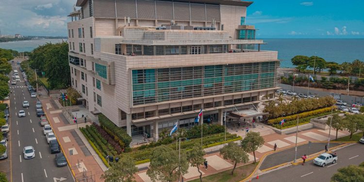 El Ministerio Público amplía equipo de fiscales que investiga muerte de esposos abatidos por una patrulla policial en Villa Altagracia