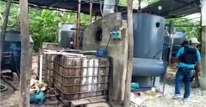 Policía Nacional desmantela fábrica de alcohol adulterado en Guerra