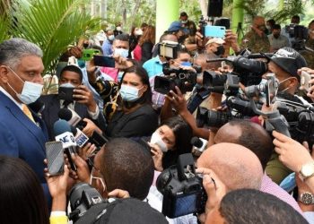 Disponen cancelación agentes vinculados a muerte de pareja en Villa Altagracia