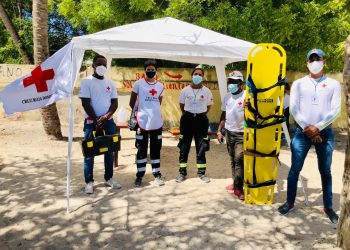 Cruz Roja Dominicana asiste de manera directa a bañistas y conductores en Semana Santa