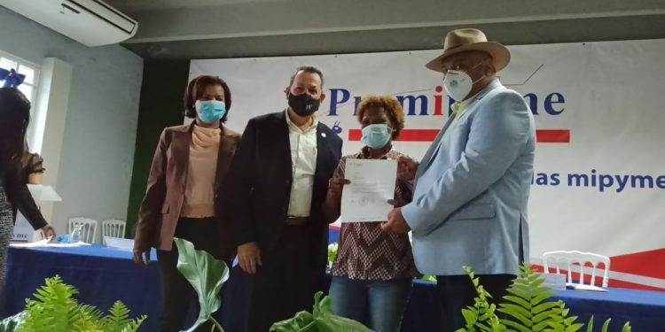 Promipyme desembolsa 27 millones de pesos en préstamos a comerciantes de Monte Plata