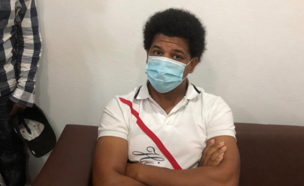 Se entrega a las autoridades hombre que vendió bebida adulterada en Bonao