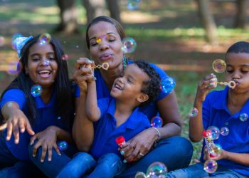 Abinader felicita a las madres dominicanas en su día