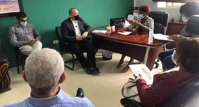 Alcaldesa de Monte Plata recibe comisión de REDSSAN