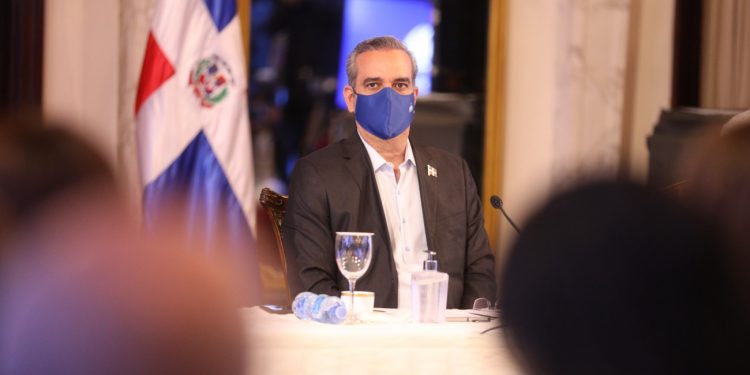 Presidente Abinader convoca a silencio nacional en homenaje a víctimas de la dictadura