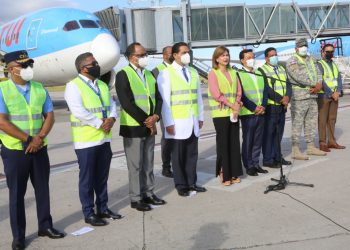 Gobierno recibe dos millones de vacunas contra el COVID-19 con las que iniciará la Fase III de VacúnateRD el próximo lunes