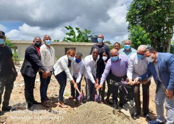 Dan primer picazo para construcción de Palacio Municipal en Don Juan