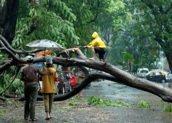 La India se prepara para el segundo ciclón en dos semanas, después de que el anterior dejara más de 100 fallecidos