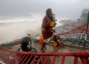 Video: Primeras imágenes de los efectos del ciclón Yaas a su paso por la India