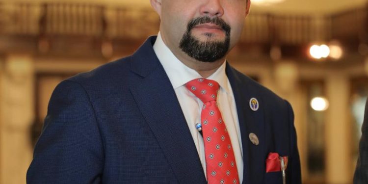 Economista cree Abinader podría superar la crisis económica “si tuviera un plan de desarrollo definido”