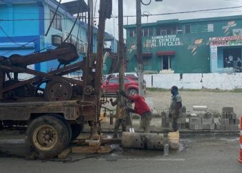 Alcaldía de SDN resuelve el problema de drenaje pluvial en av. Hermanas Mirabal