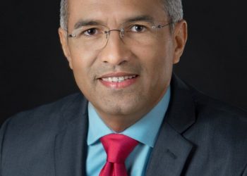 Néstor Estévez regresa a la televisión dominicana