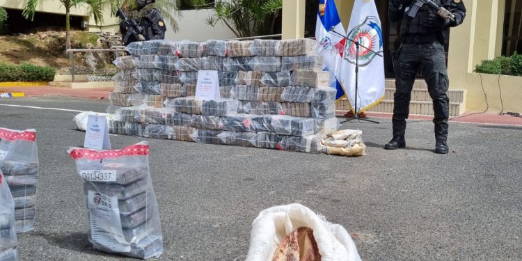 Ocupan 450 paquetes presumiblemente cocaína en Puerto Caucedo