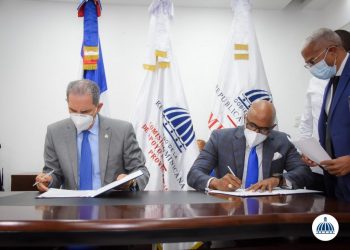 MESCYT y CPADP firman convenio para beneficiar con becas a estudiantes de todo el país