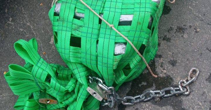 Ocupan 23 paquetes presumiblemente cocaína escondidos debajo de buque en Puerto de Haina