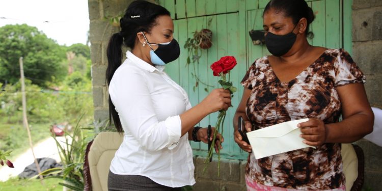 Diputada de ultramar trabaja en iniciativa para lograr que madres en el exterior puedan comprar una vivienda