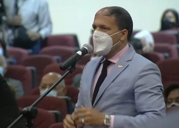 Diputado Román de Jesús anuncia que está infectado de covid