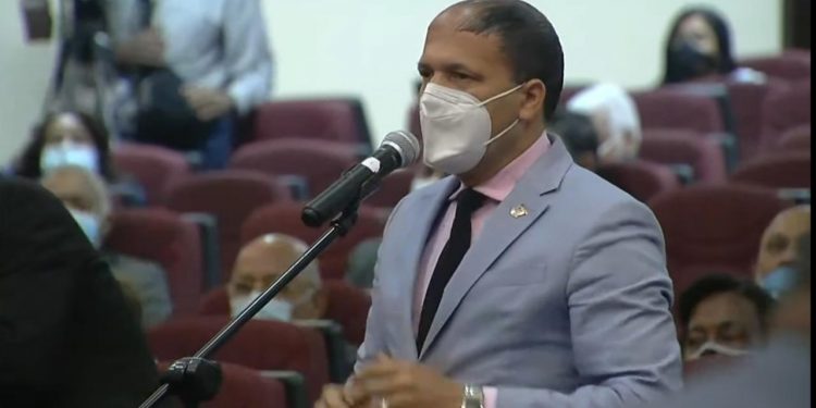 Diputado Román de Jesús anuncia que está infectado de covid