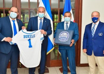 Licey invita al presidente Bukele a hacer lanzamiento de honor