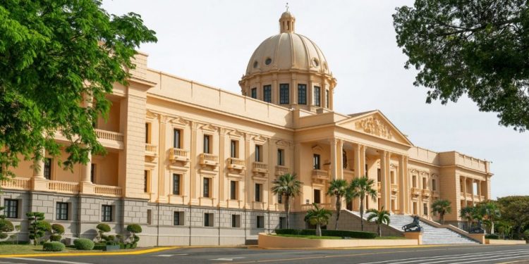 Presidente Abinader emite decreto que crea el Plan General para la Reforma y Modernización de la Administración Pública