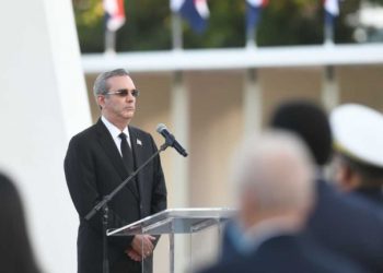 Abinader: “Solo un pueblo que sabe de dónde viene y hacia dónde se dirige, puede caminar seguro hacia la paz”