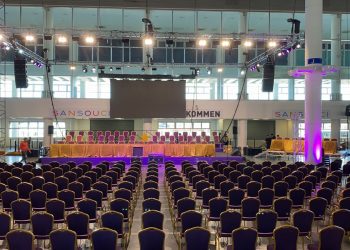Escenario preparado para reunión del CC del PLD