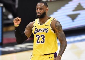 LeBron James podría regresar esta noche ante los Kings