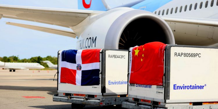 Gobierno recibe un millón de vacunas Sinovac para fortalecer el Plan Nacional de Vacunación