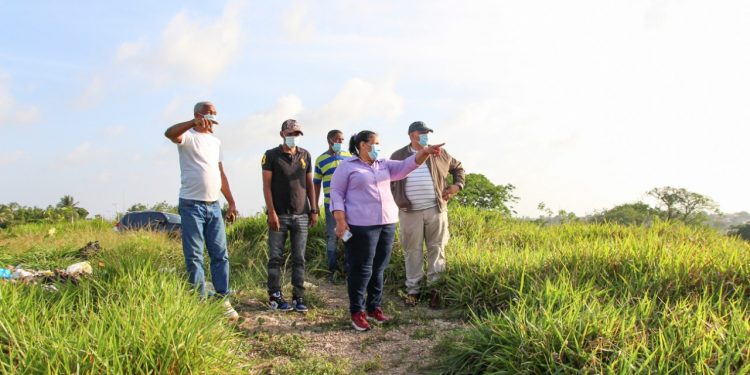 Diputada alerta sobre crimen ambiental en SDE; denuncia alcalde pretende instalar un vertedero próximo a humedales del Ozama