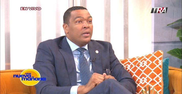 Botello dice proyecto de ley para retirar fondos AFPs es transitorio