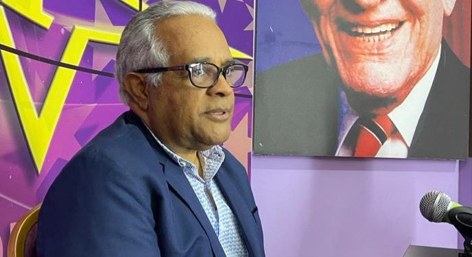 Lo que se impone en los actuales momentos es arreciar cobertura de vacuna contra la Covid-19, explica el ex ministro Sánchez Cárdenas