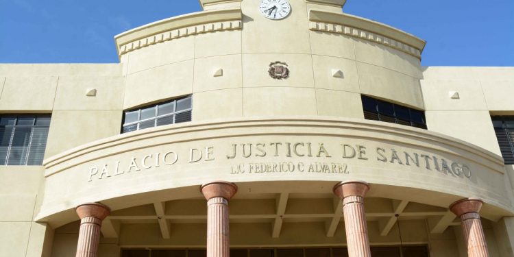 Solicita prisión contra hombre que paralizó operaciones aeroportuarias con una falsa alarma de bomba