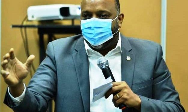 Diputado advierte improvisación del Gobierno está llevando el país al colapso