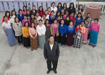 Muere un hombre en India y deja 39 viudas