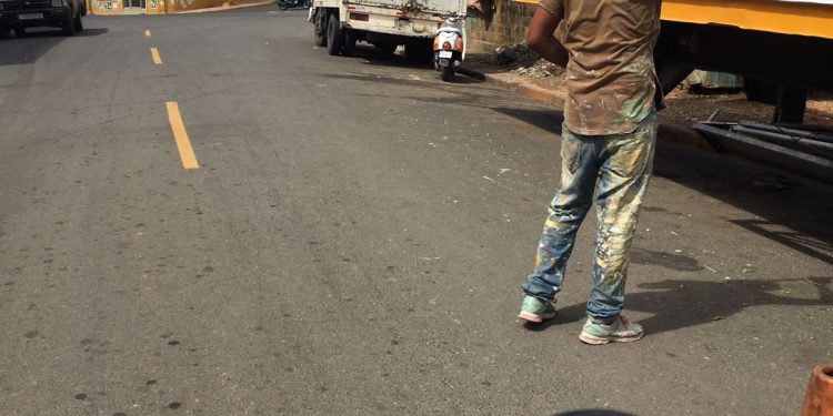 ¿Oficinas de Barrick Gold o Destacamento Policial?