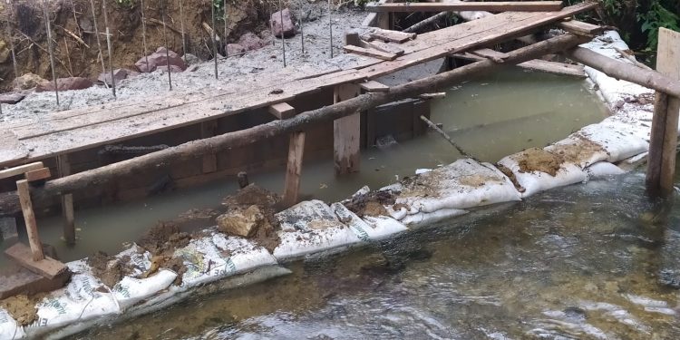 Manuel Pantalio construye del puente de los Hidalgos en Bayaguana